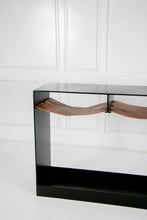 Cargar imagen en el visor de la galería, Credenza Vaqueta