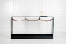 Cargar imagen en el visor de la galería, Credenza Vaqueta