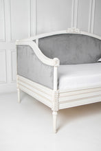 Cargar imagen en el visor de la galería, Recamara Daybed Terciopelo