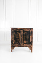 Cargar imagen en el visor de la galería, Credenza con Llave Antigua