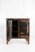 Cargar imagen en el visor de la galería, Credenza con Llave Antigua