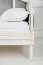 Cargar imagen en el visor de la galería, Recamara Daybed Terciopelo