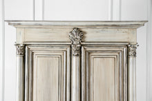 Cargar imagen en el visor de la galería, Armario Hueso Antique