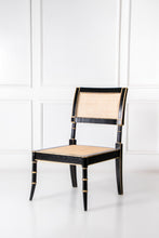 Cargar imagen en el visor de la galería, Silla Landmark