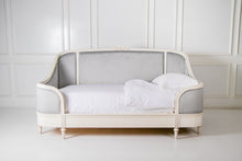 Cargar imagen en el visor de la galería, Recamara Daybed Antique