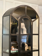Cargar imagen en el visor de la galería, Vitrina de Vidrio