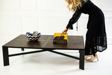 Cargar imagen en el visor de la galería, Mesa de Centro Los Nogales