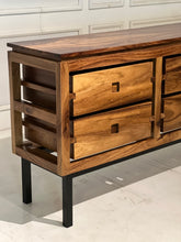 Cargar imagen en el visor de la galería, Credenza de Parota

